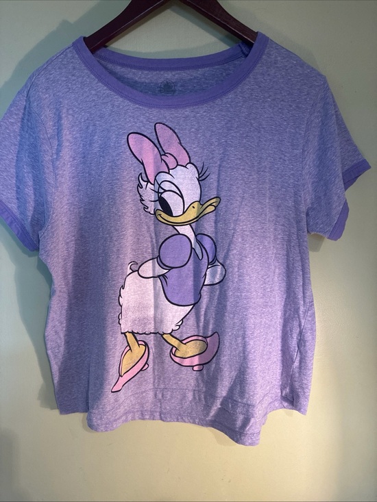 Disney Tops - Disney womens Daisy Duck Short Sleeve Tee - Lavender & Pink Sz XL